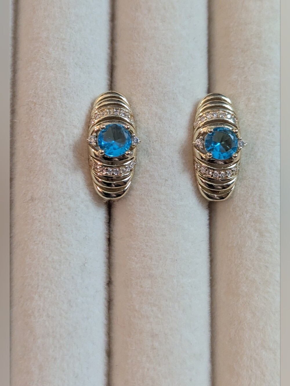 18k Gold Plated Blue Huggie Earrings New